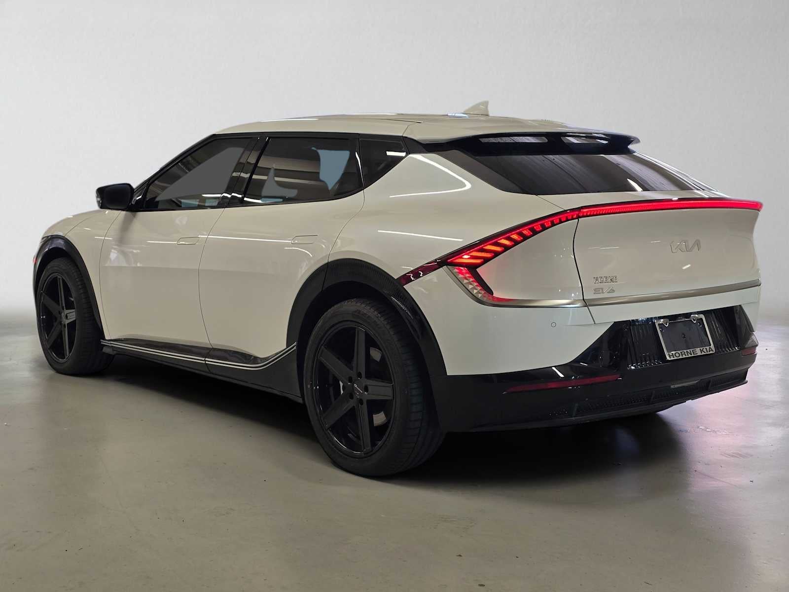 2023 Kia EV6 Wind