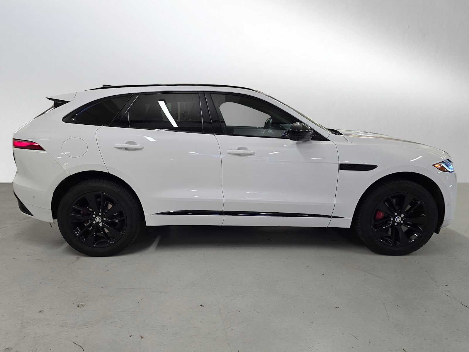 2025 Jaguar F-PACE R-Dynamic S