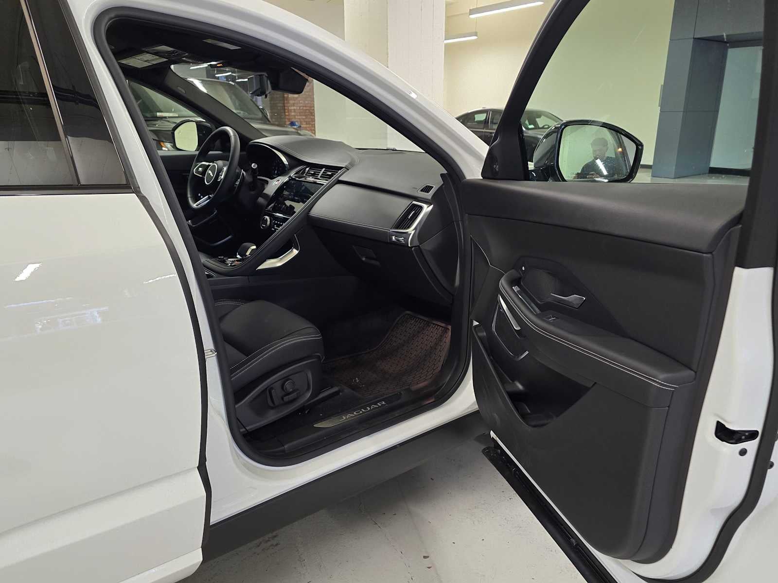 2024 Jaguar E-PACE R-Dynamic SE