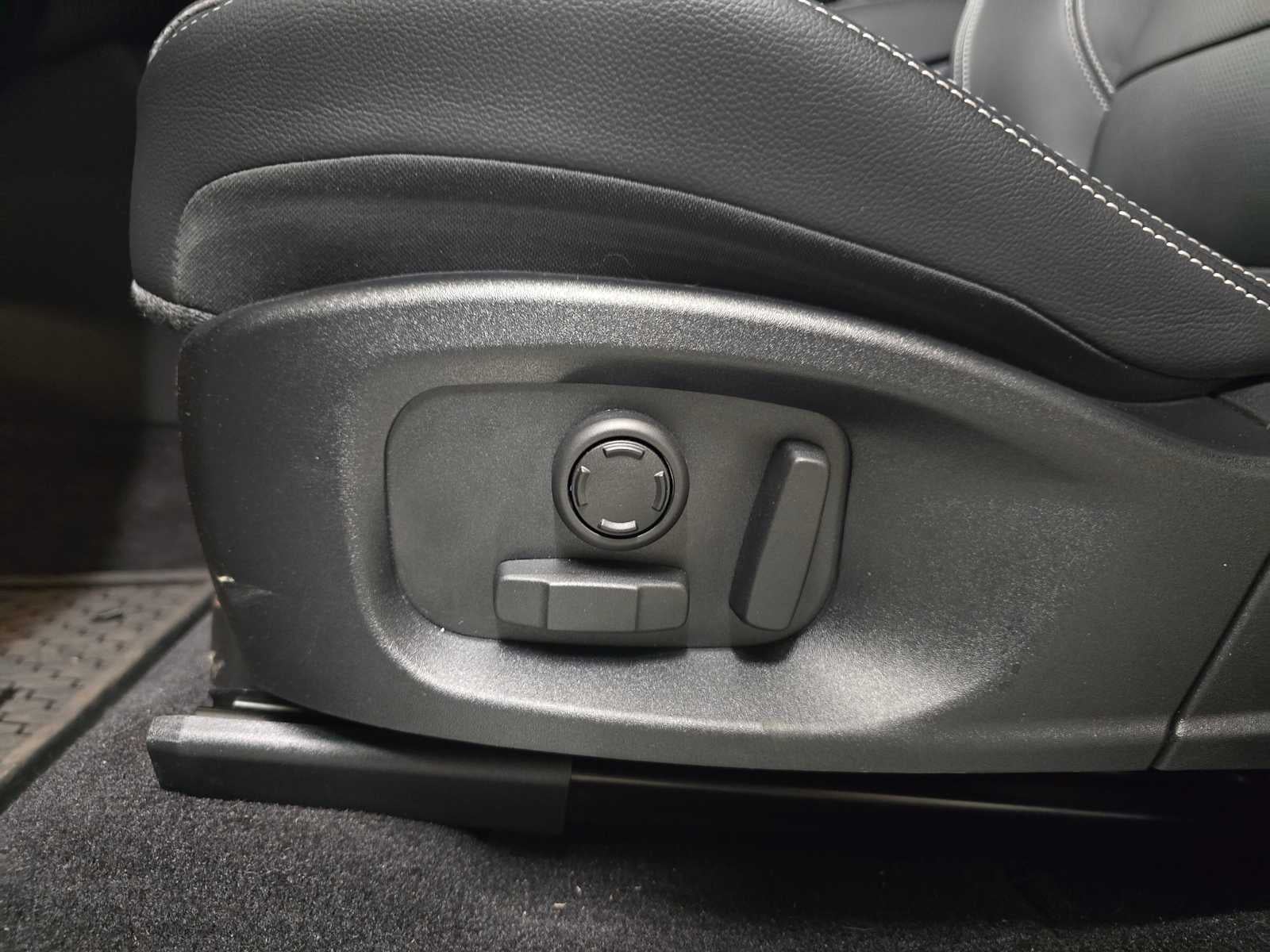 2024 Jaguar E-PACE R-Dynamic SE