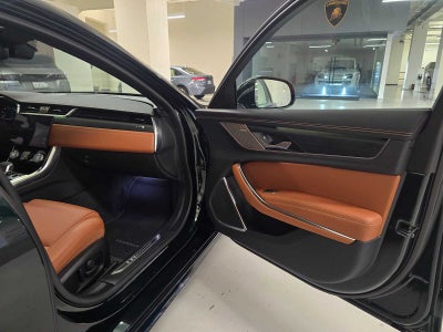 2023 Jaguar XF R-Dynamic SE