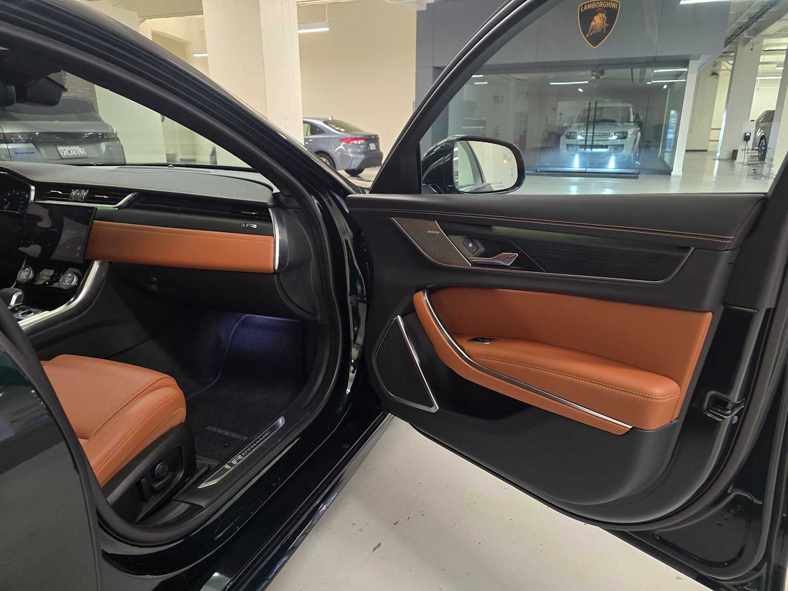 2023 Jaguar XF R-Dynamic SE