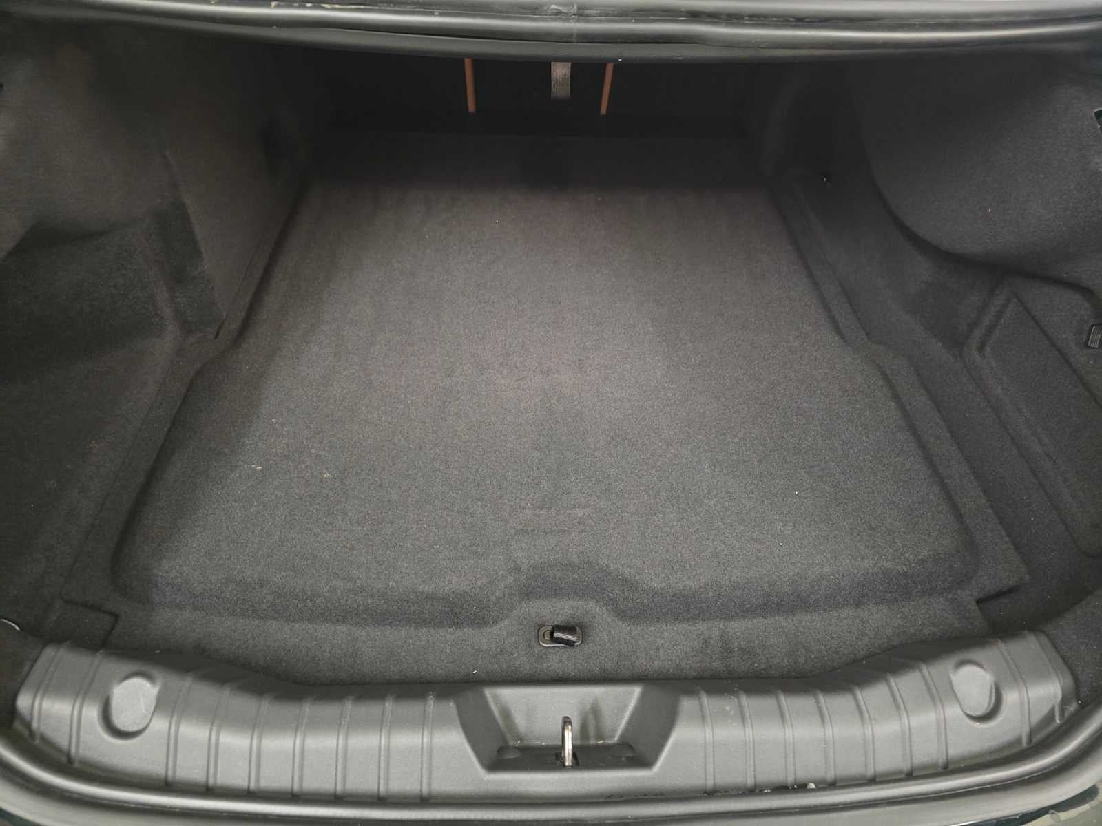 2023 Jaguar XF R-Dynamic SE