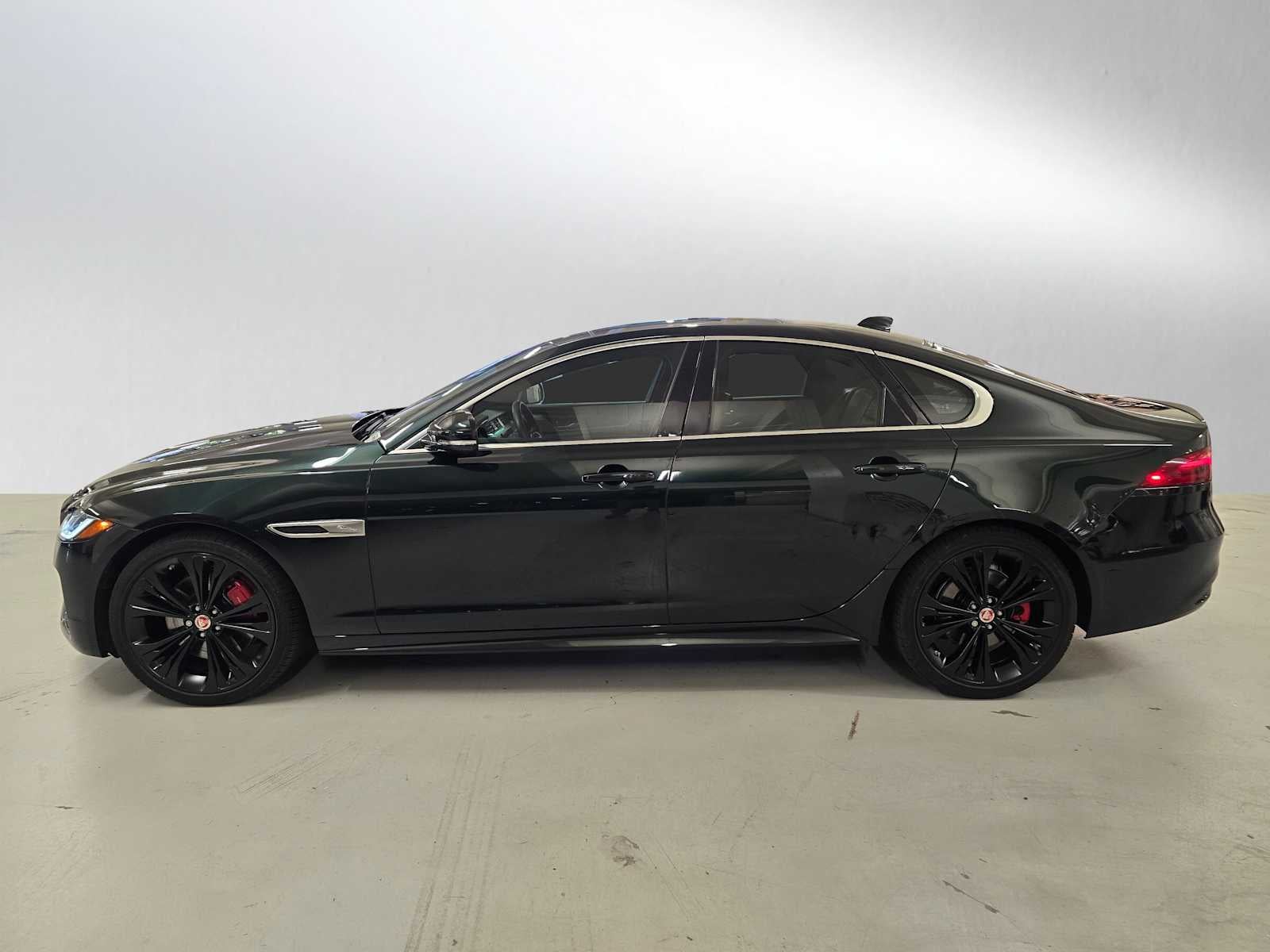 2023 Jaguar XF R-Dynamic SE