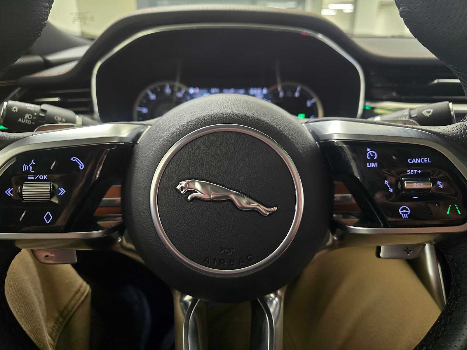 2023 Jaguar XF R-Dynamic SE