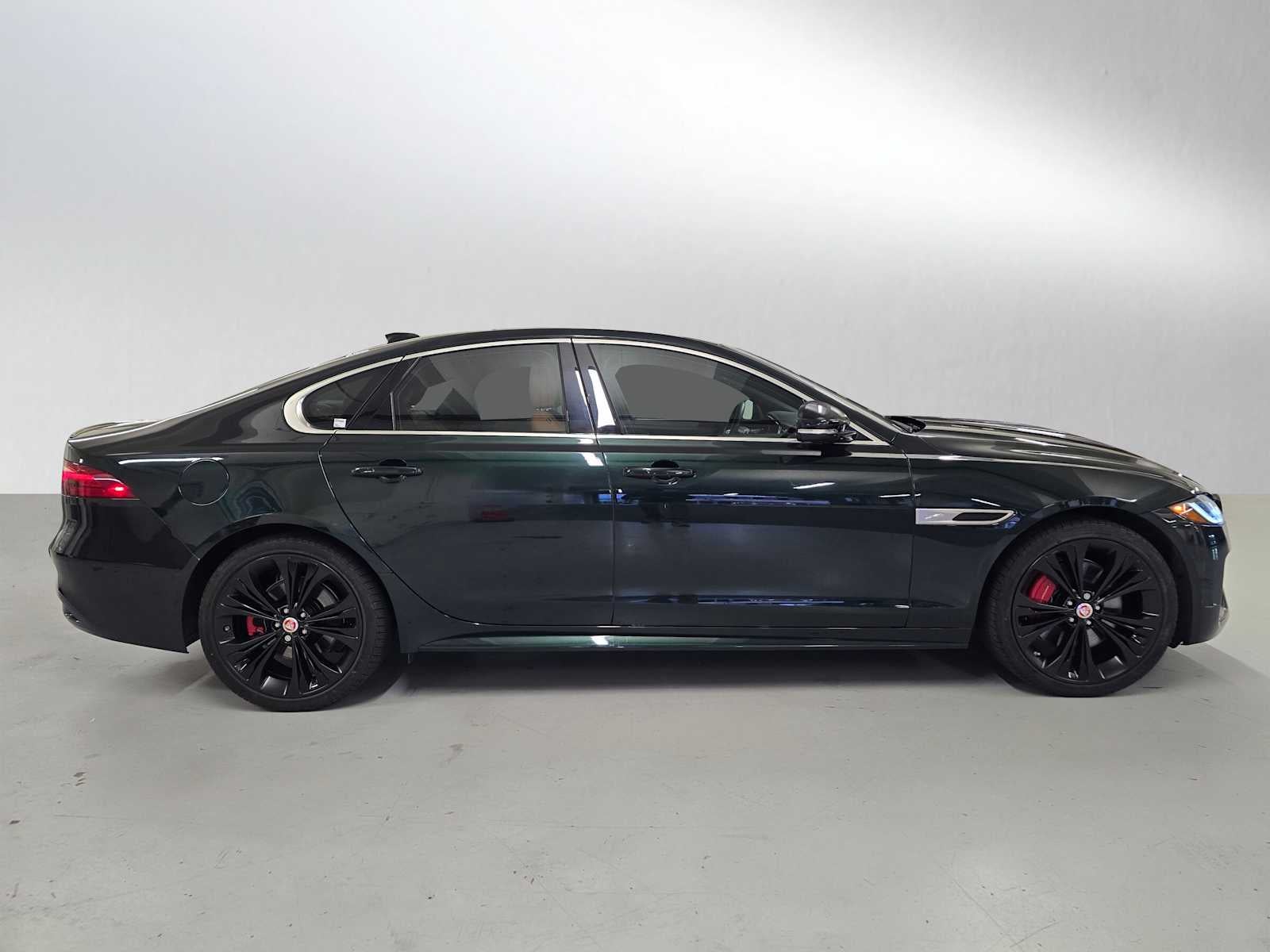 2023 Jaguar XF R-Dynamic SE