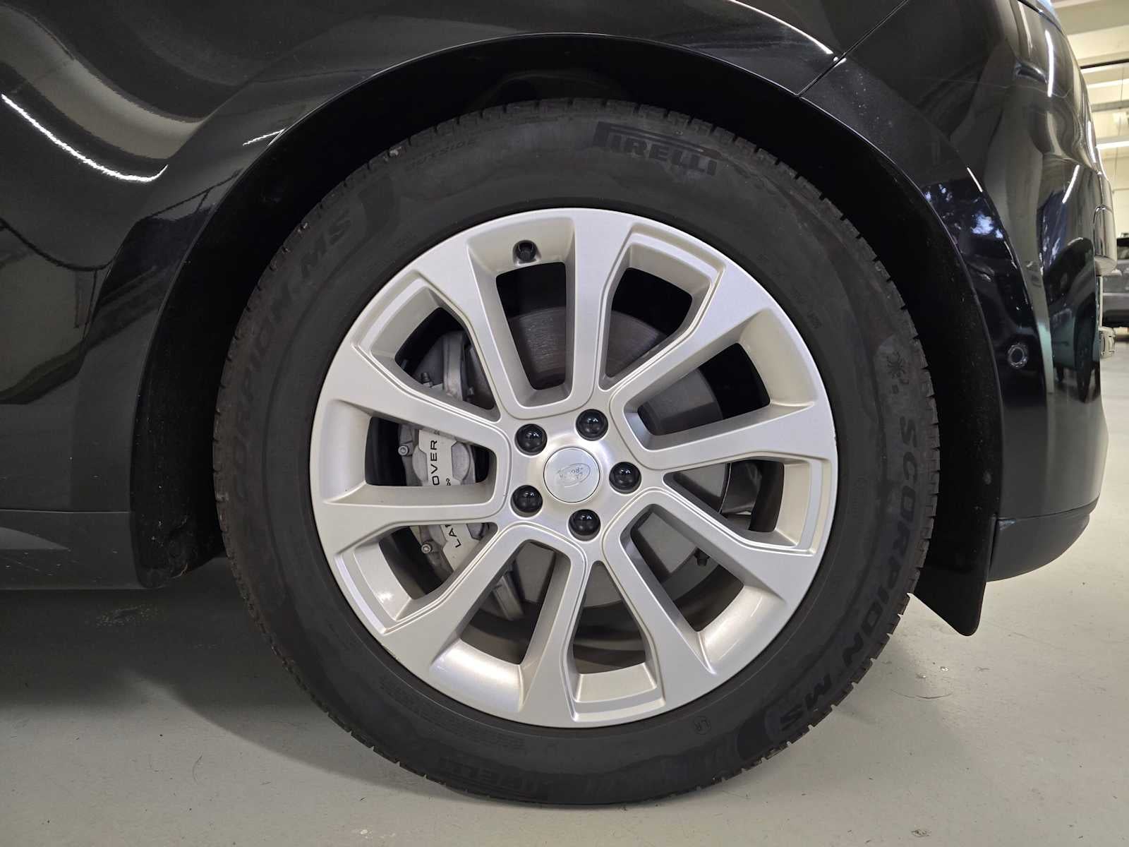 2025 Land Rover Range Rover Sport SE