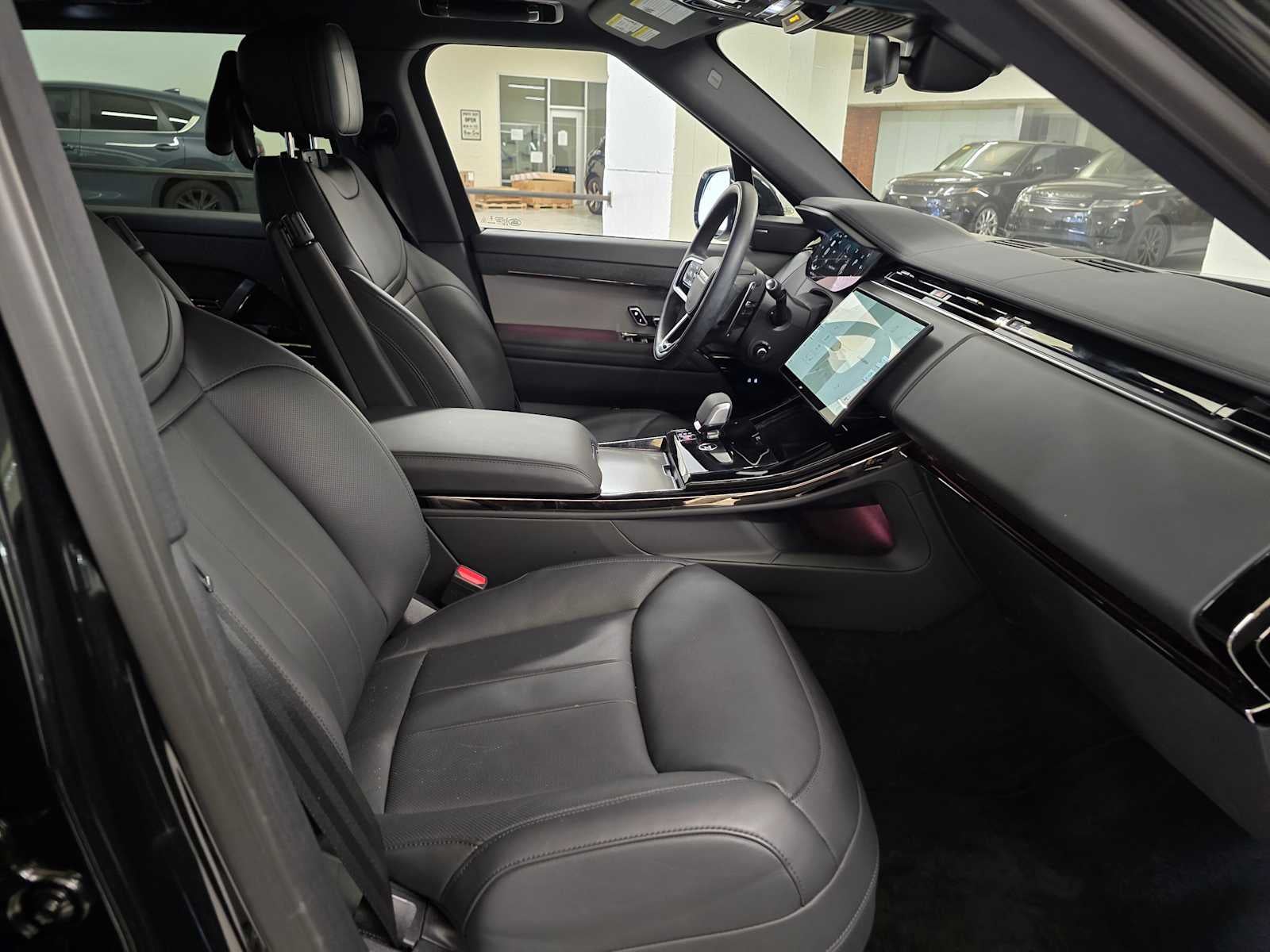 2025 Land Rover Range Rover Sport SE