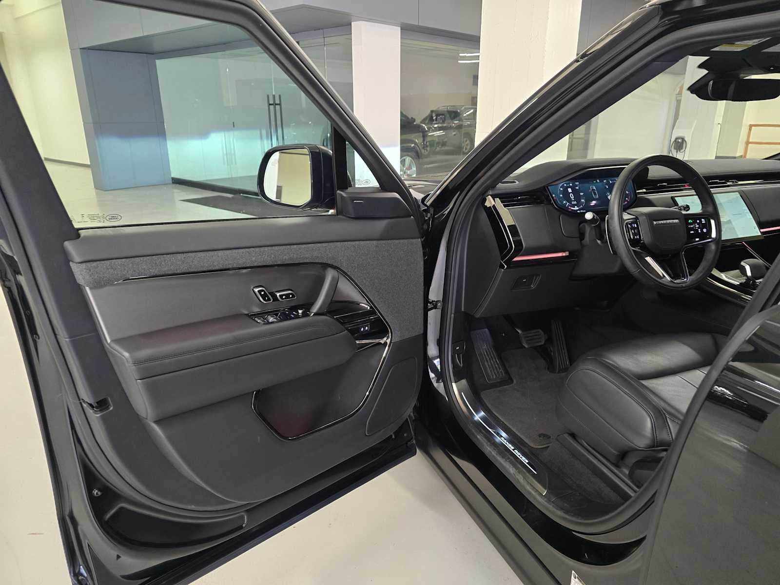 2025 Land Rover Range Rover Sport SE