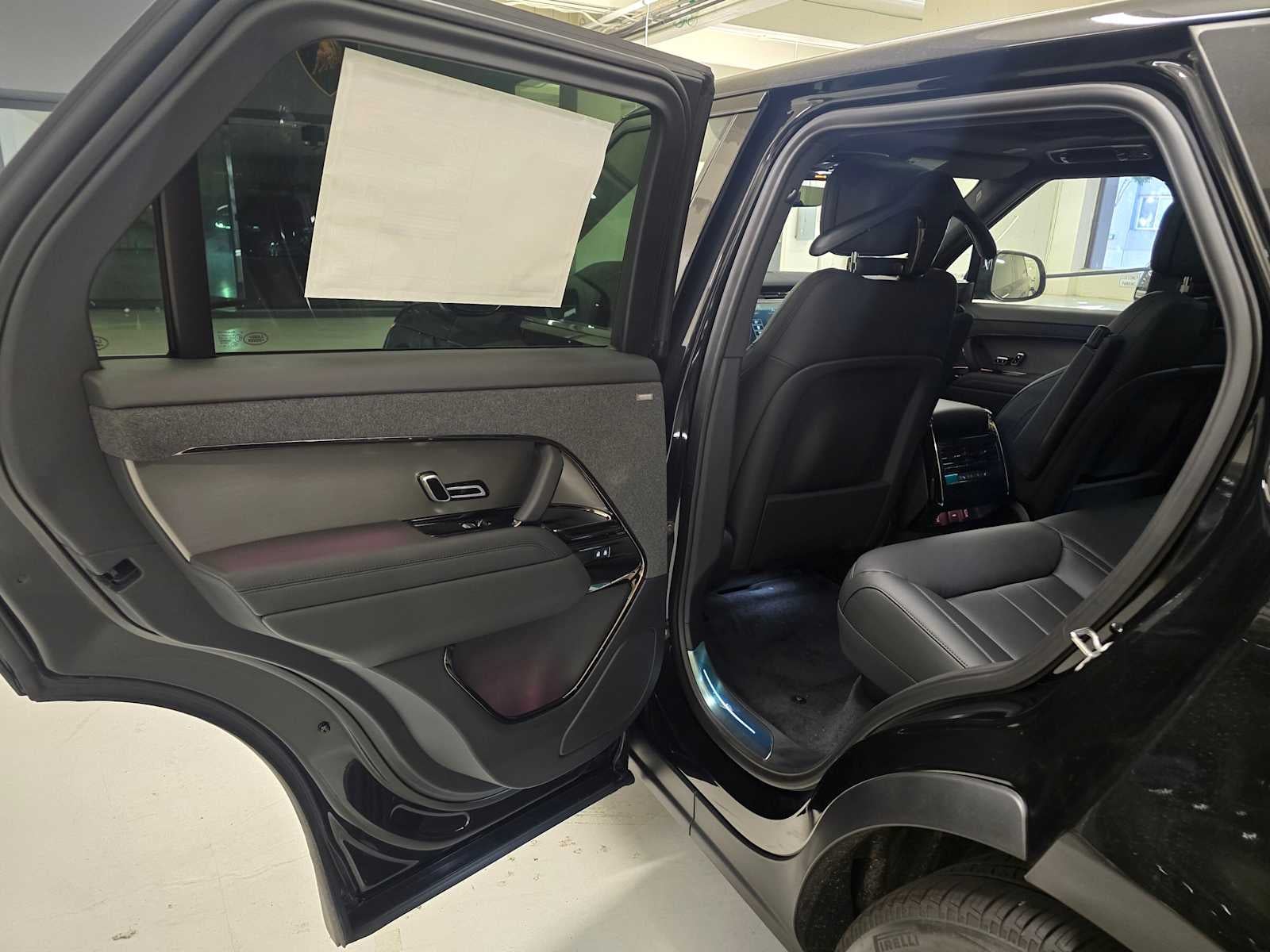 2026 Land Rover Range Rover Sport SE