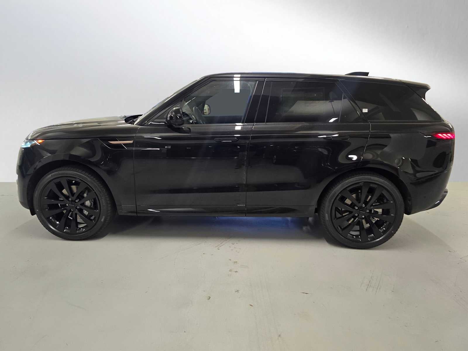 2026 Land Rover Range Rover Sport SE