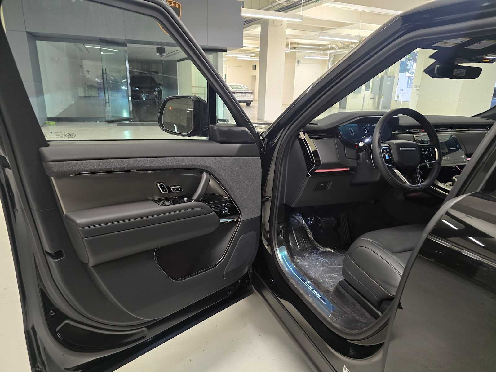 2026 Land Rover Range Rover Sport SE