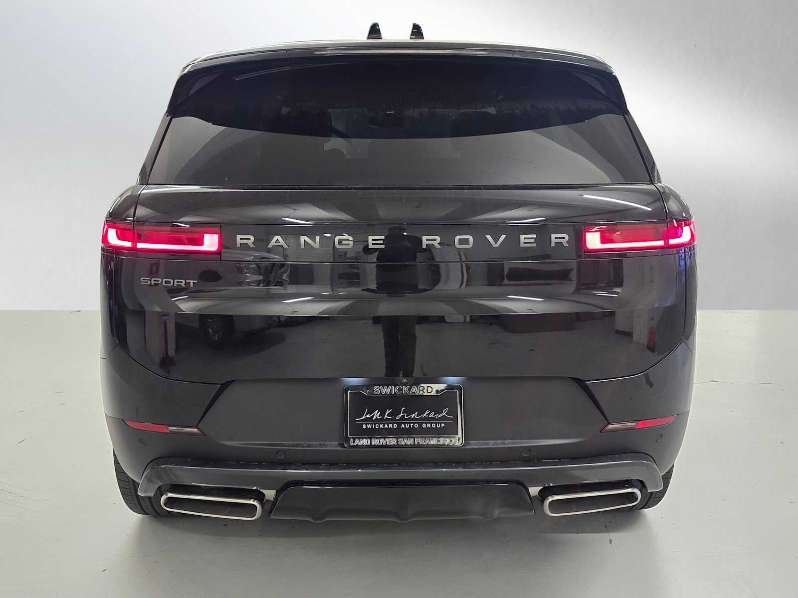 2026 Land Rover Range Rover Sport SE