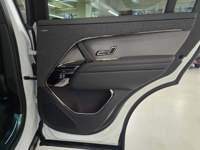 2025 Land Rover Range Rover Sport SE