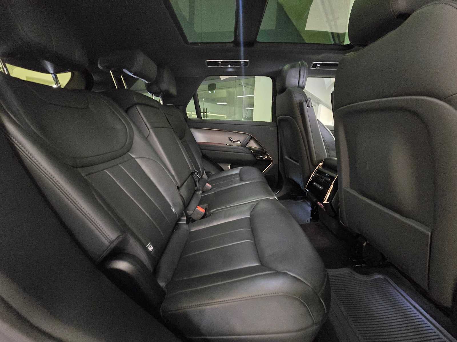 2025 Land Rover Range Rover Sport SE
