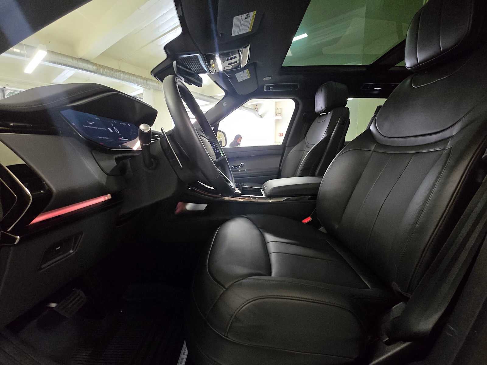 2025 Land Rover Range Rover Sport SE