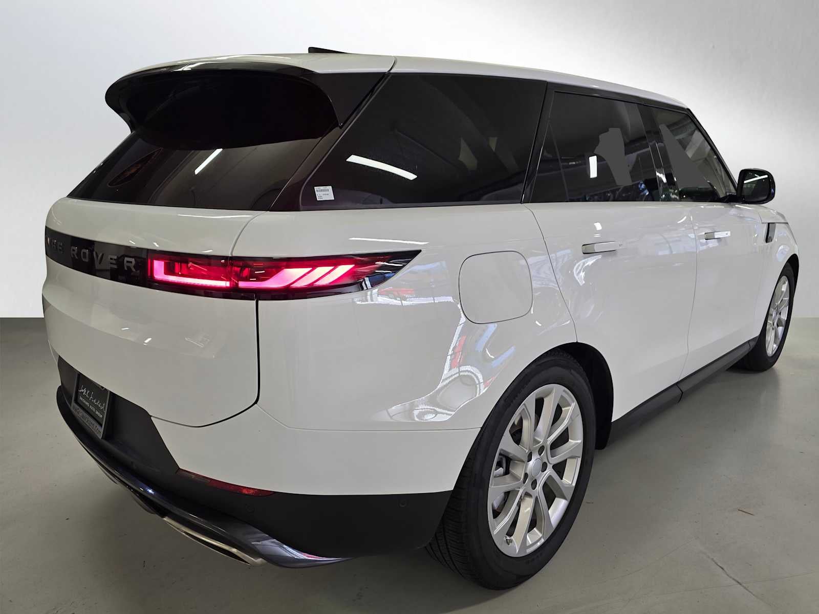 2025 Land Rover Range Rover Sport SE