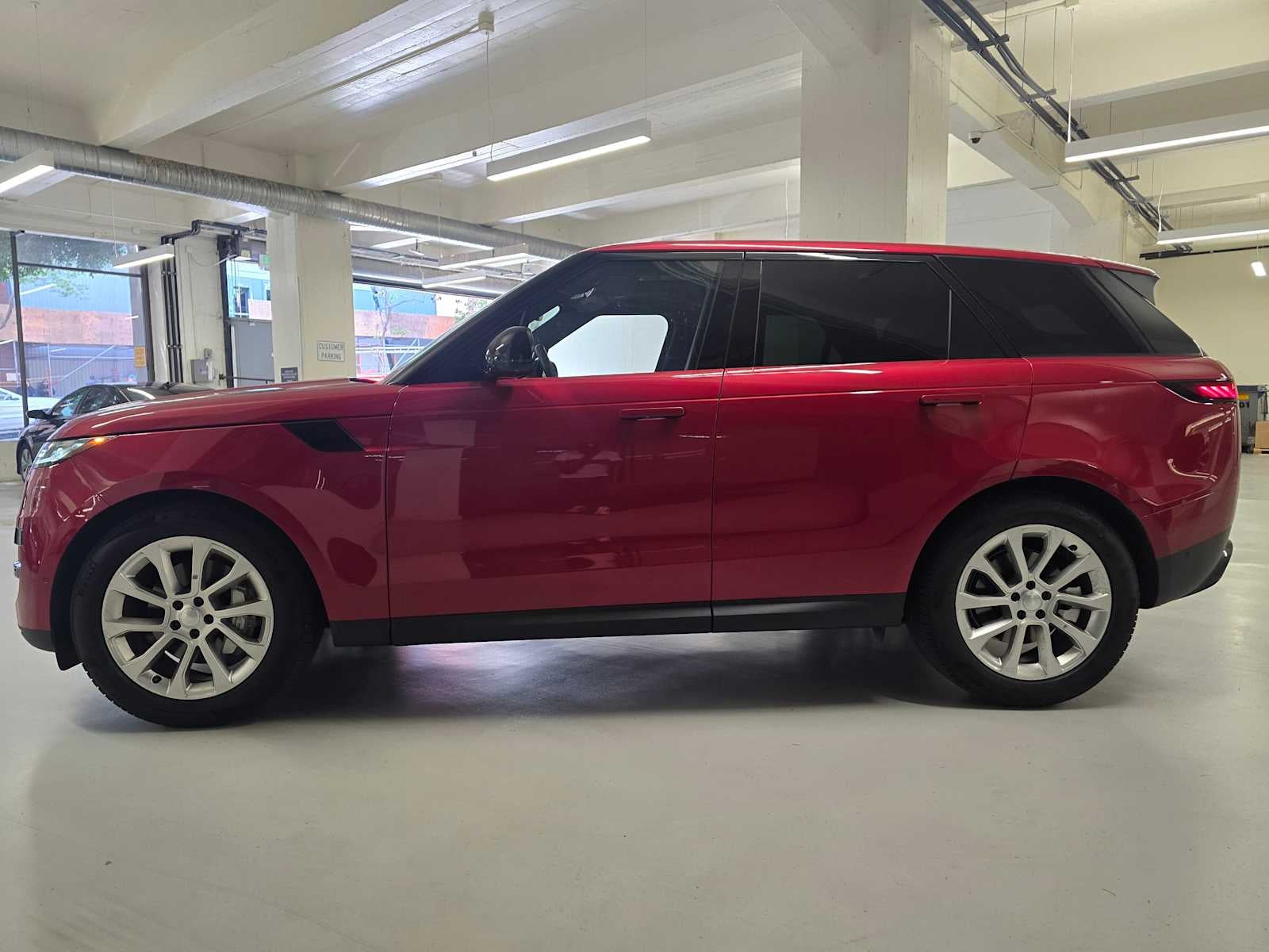 2025 Land Rover Range Rover Sport SE