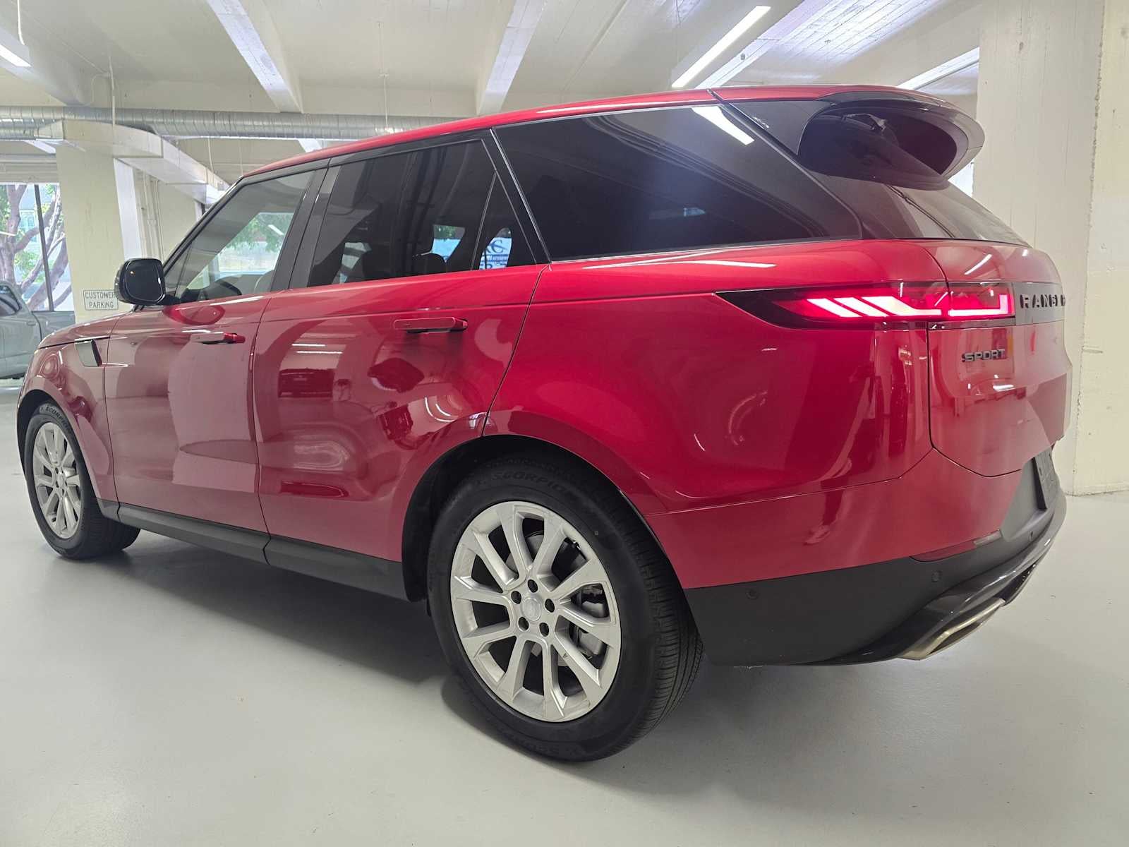2025 Land Rover Range Rover Sport SE