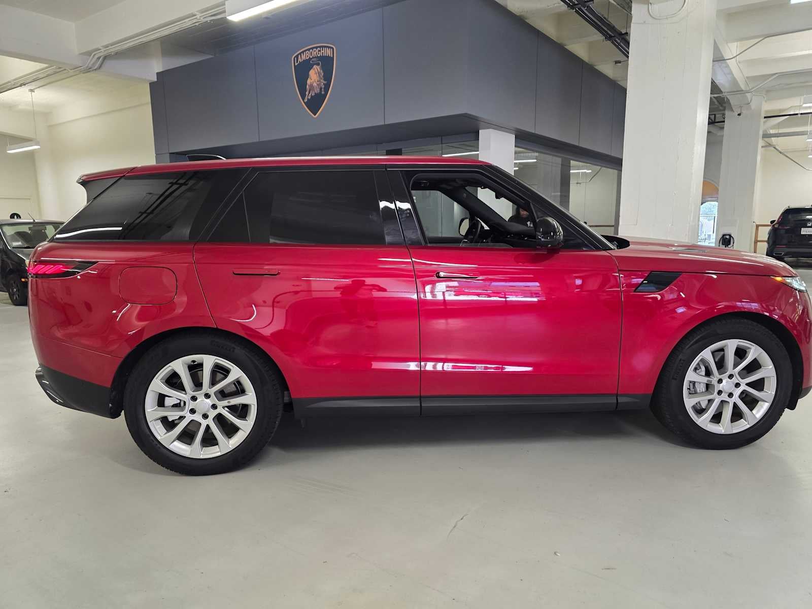 2025 Land Rover Range Rover Sport SE