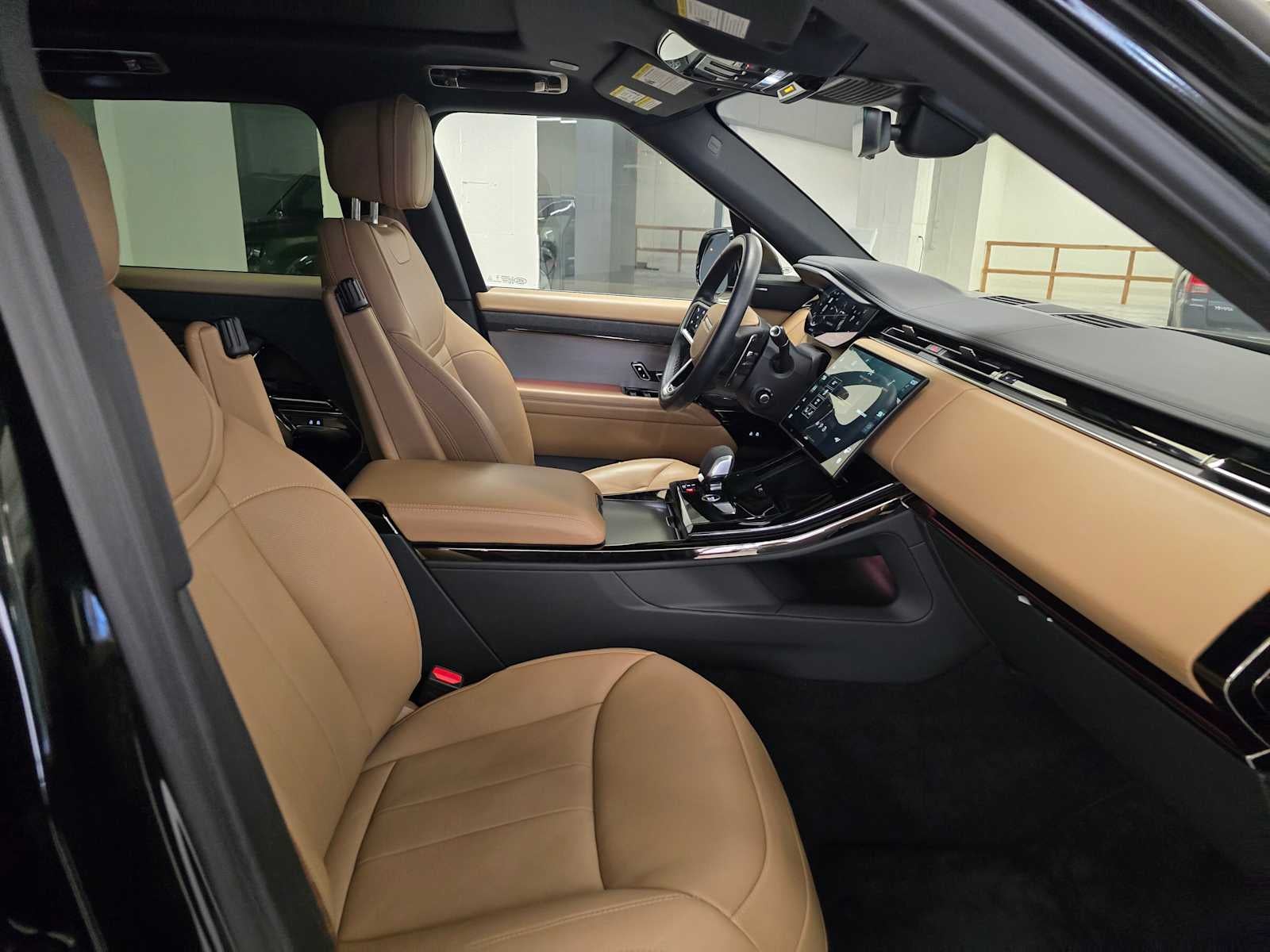 2025 Land Rover Range Rover Sport SE