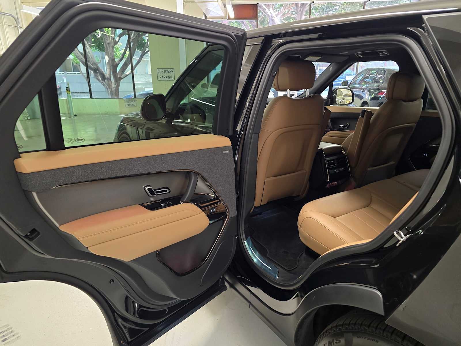2025 Land Rover Range Rover Sport SE