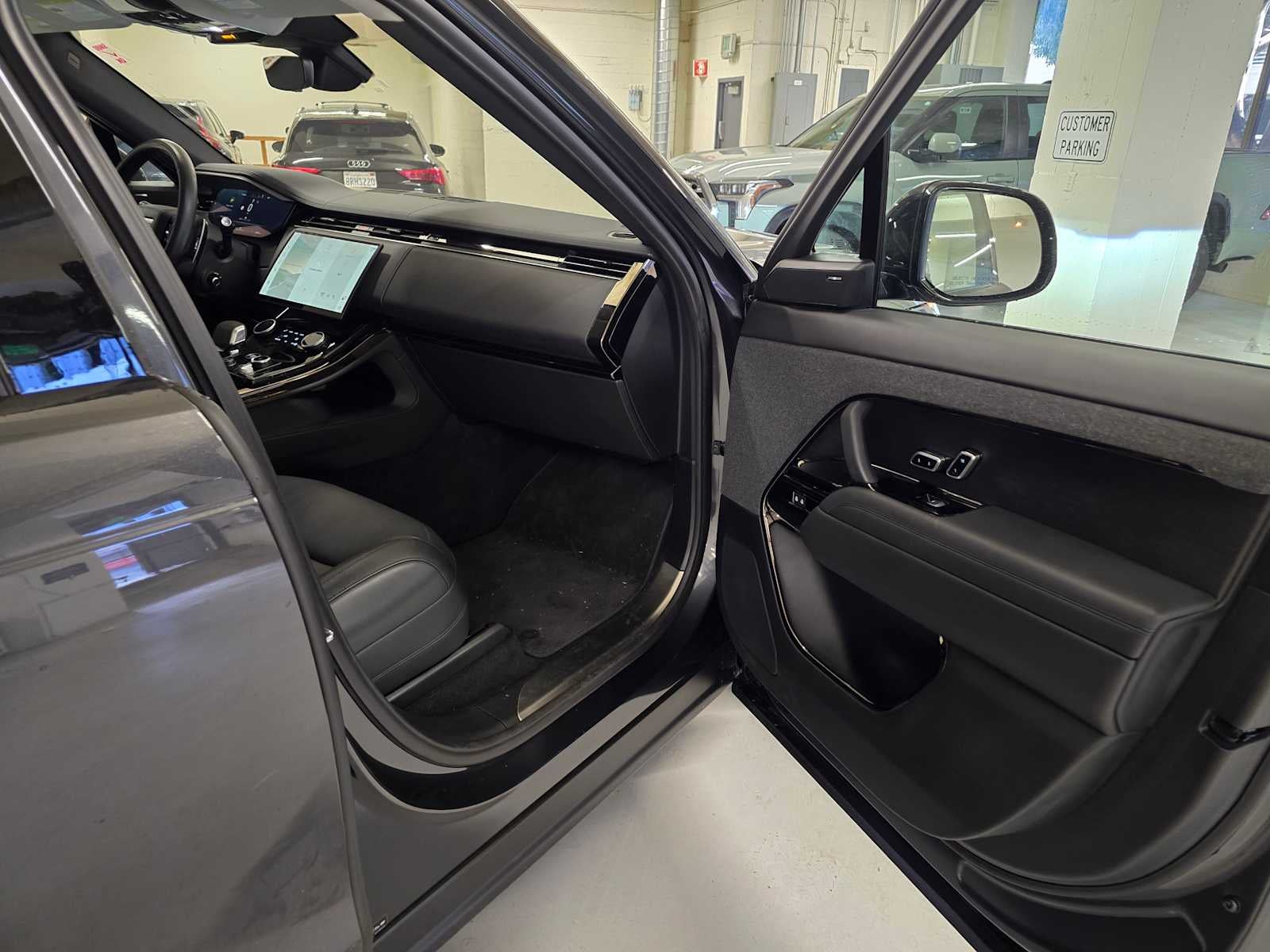 2023 Land Rover Range Rover Sport SE