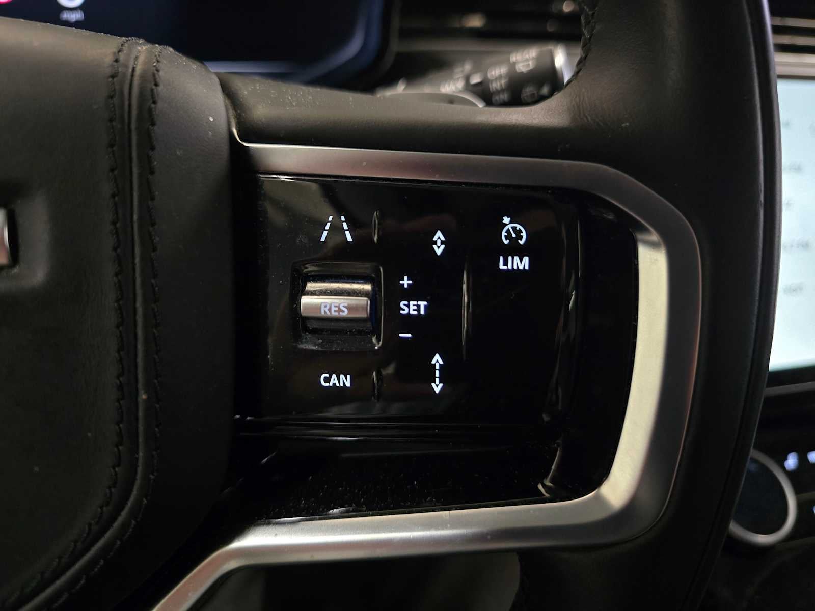 2023 Land Rover Range Rover Sport SE