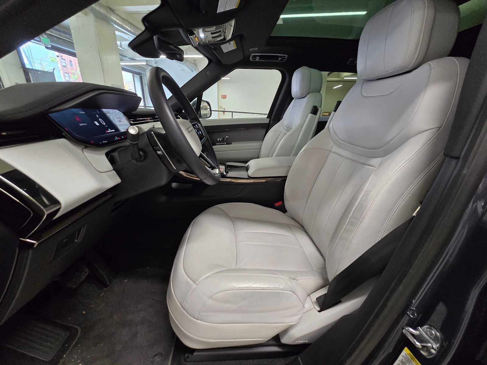 2025 Land Rover Range Rover Sport SE