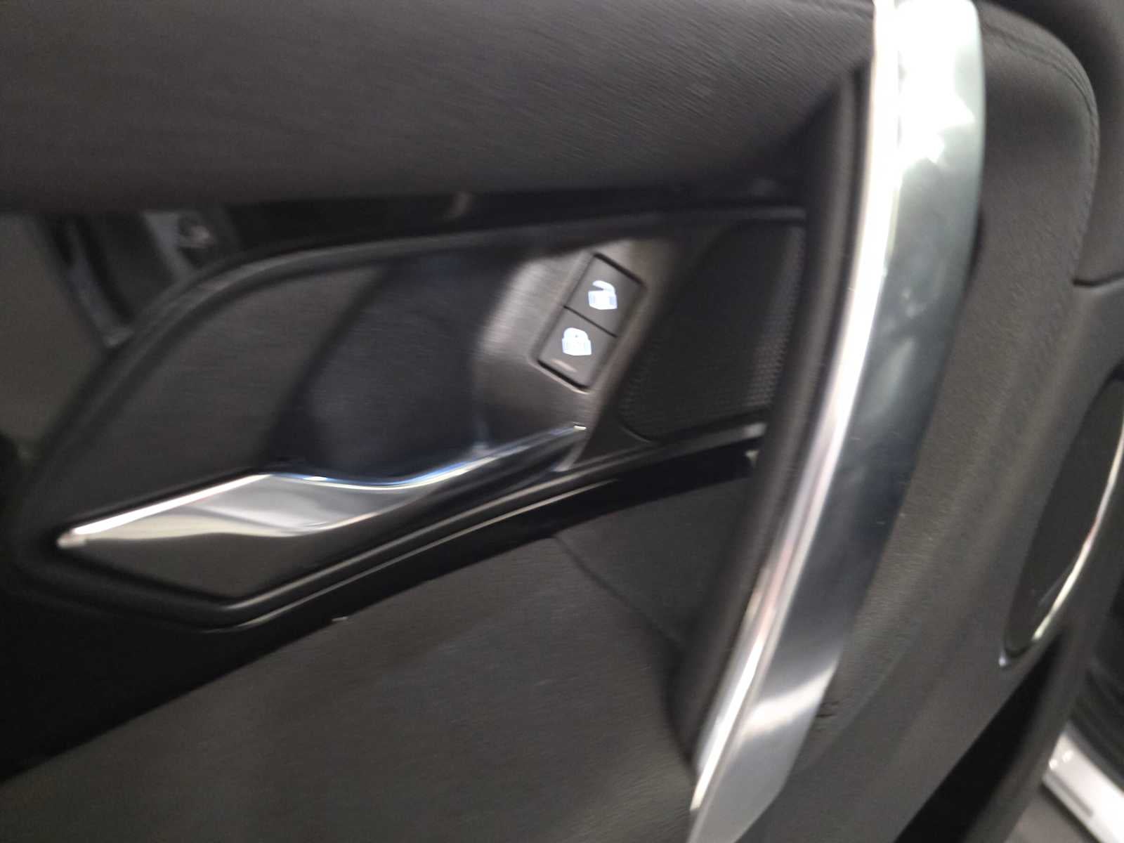 2025 Land Rover Discovery Sport S