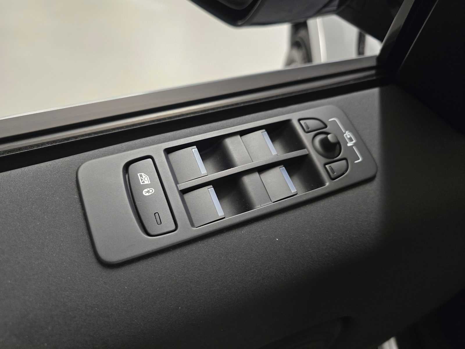 2025 Land Rover Discovery Sport S