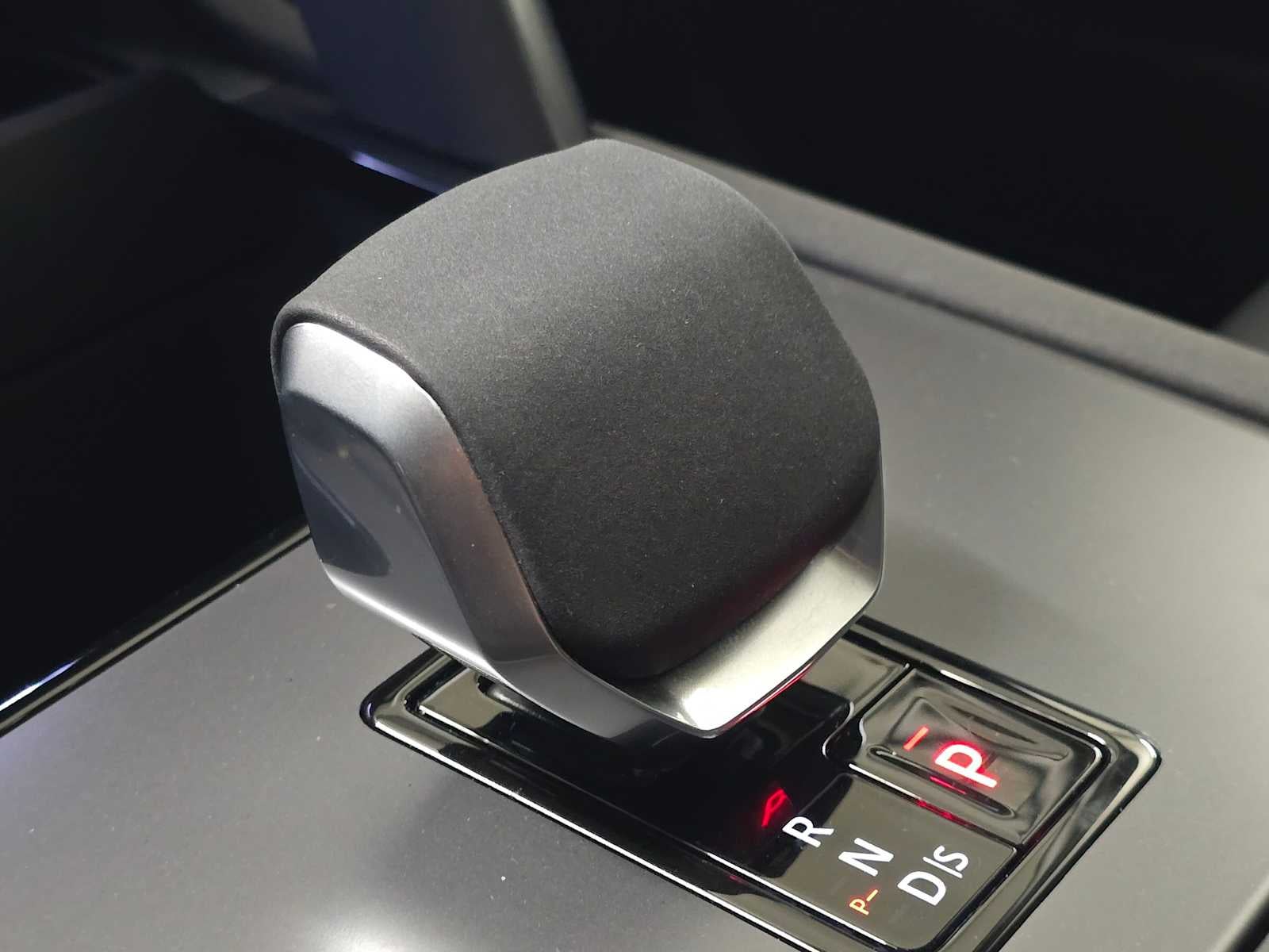 2025 Land Rover Discovery Sport S