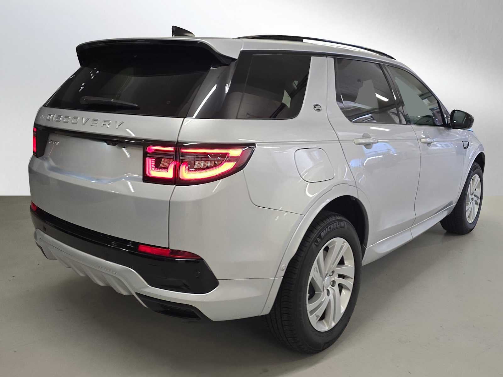 2025 Land Rover Discovery Sport S