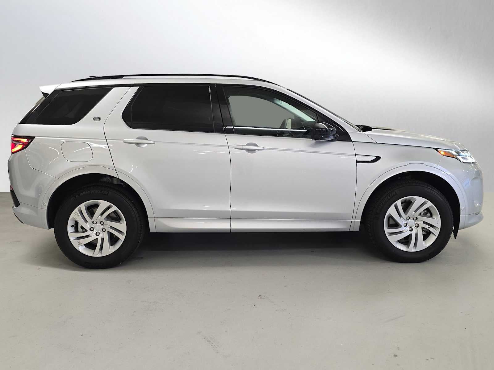 2025 Land Rover Discovery Sport S