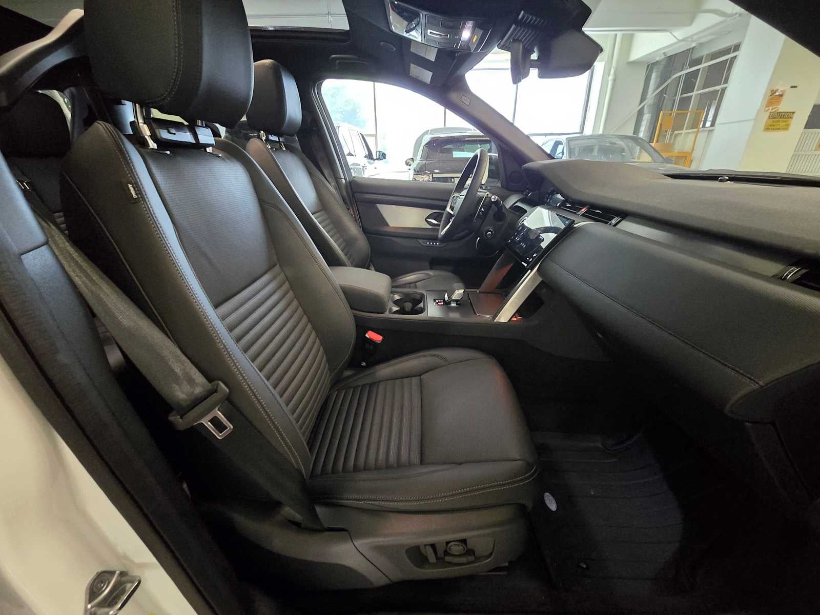 2025 Land Rover Discovery Sport Dynamic SE
