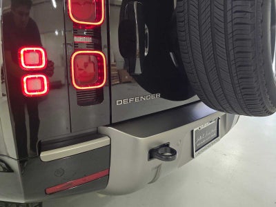 2025 Land Rover Defender X-Dynamic SE 90 P400
