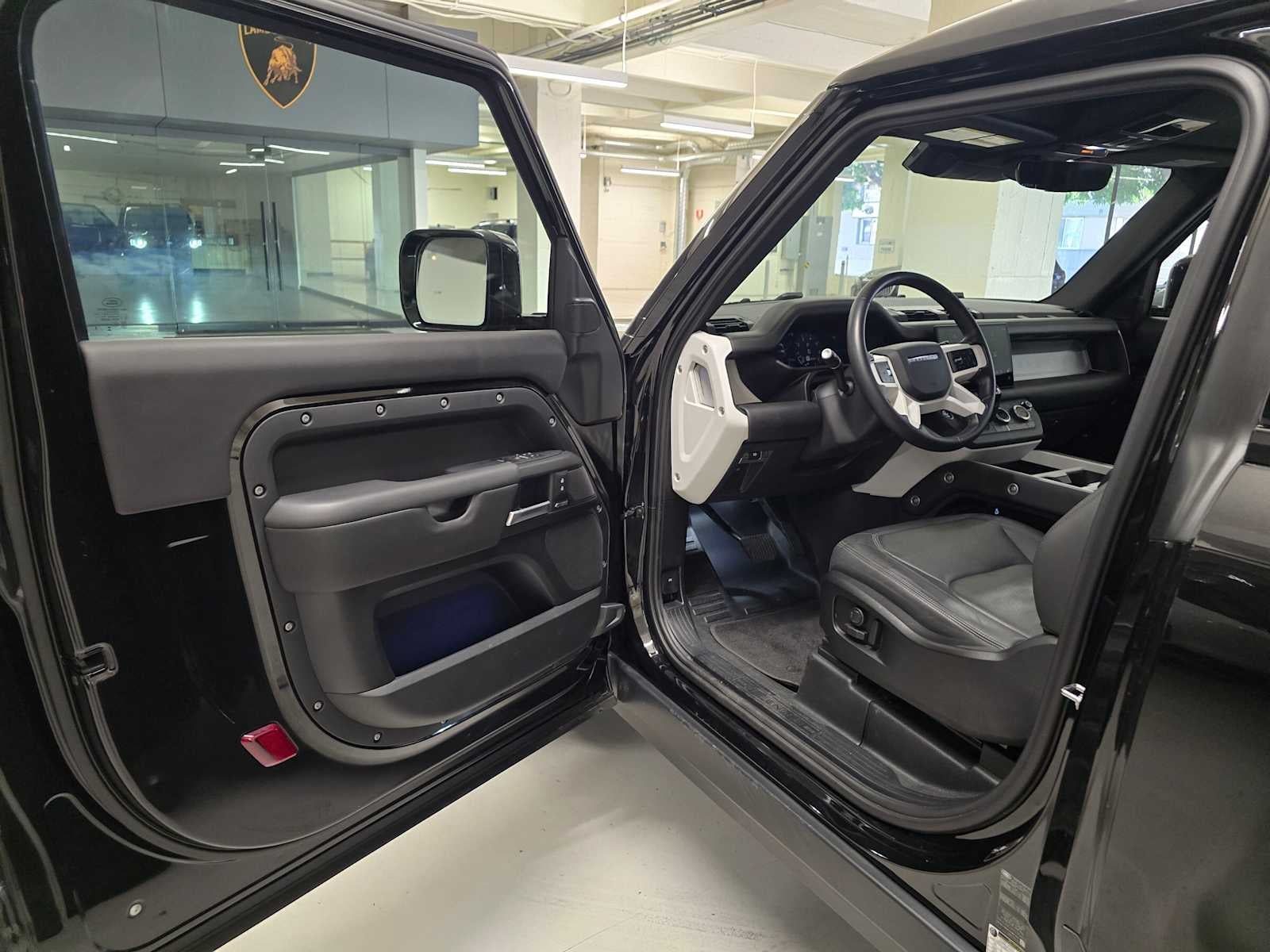 2025 Land Rover Defender X-Dynamic SE 90 P400