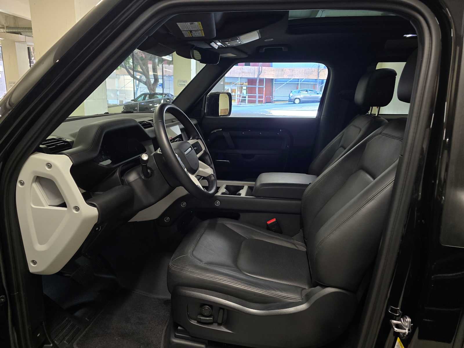 2025 Land Rover Defender X-Dynamic SE 90 P400