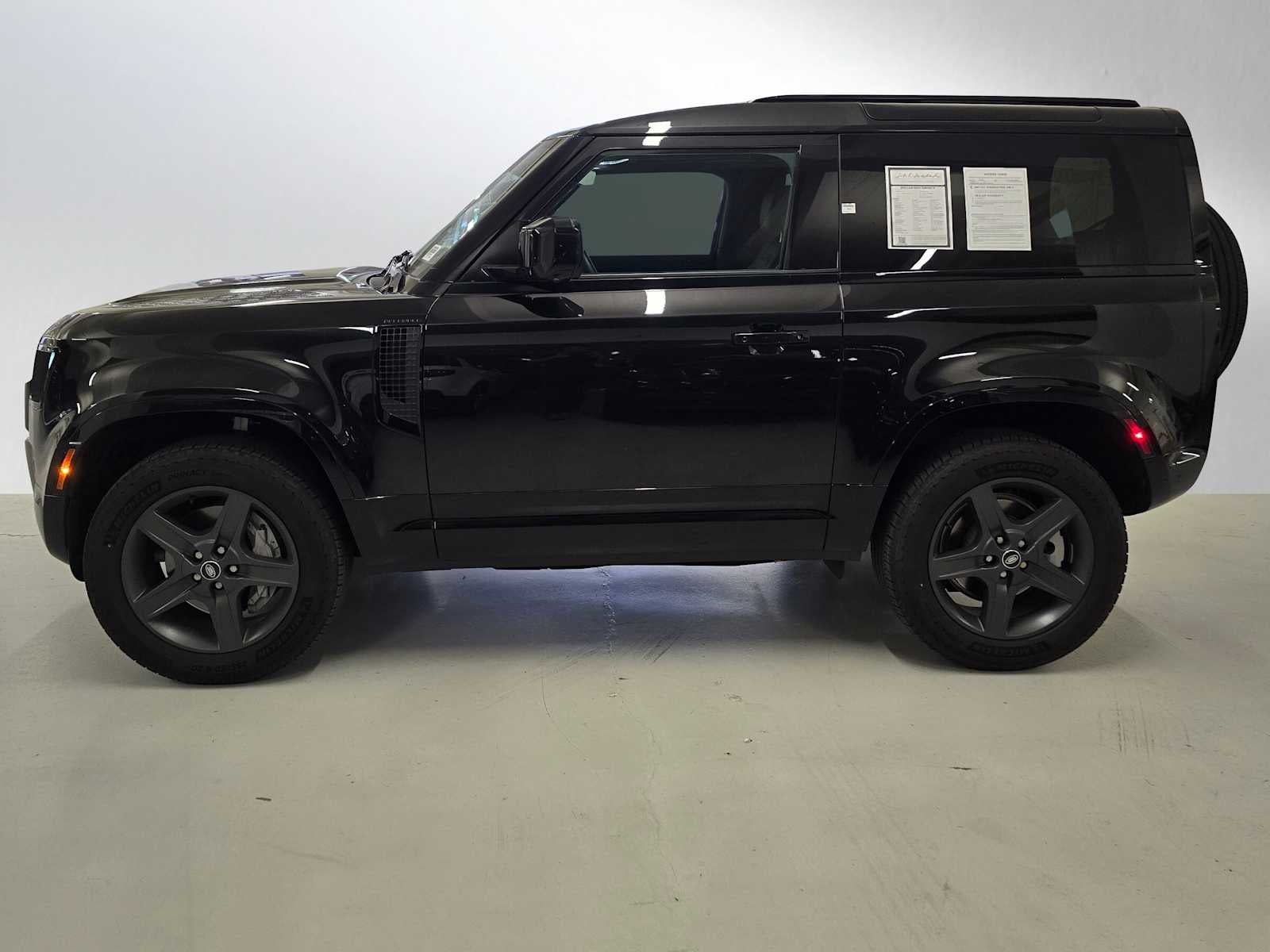 2025 Land Rover Defender X-Dynamic SE 90 P400