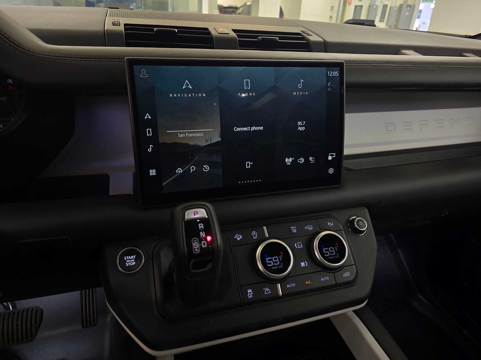 2025 Land Rover Defender X-Dynamic SE 90 P400