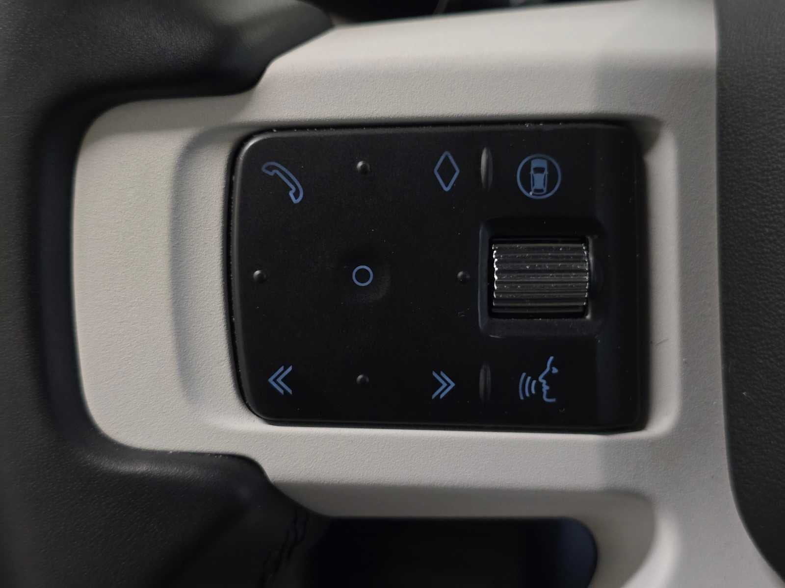 2025 Land Rover Defender X-Dynamic SE 90 P400