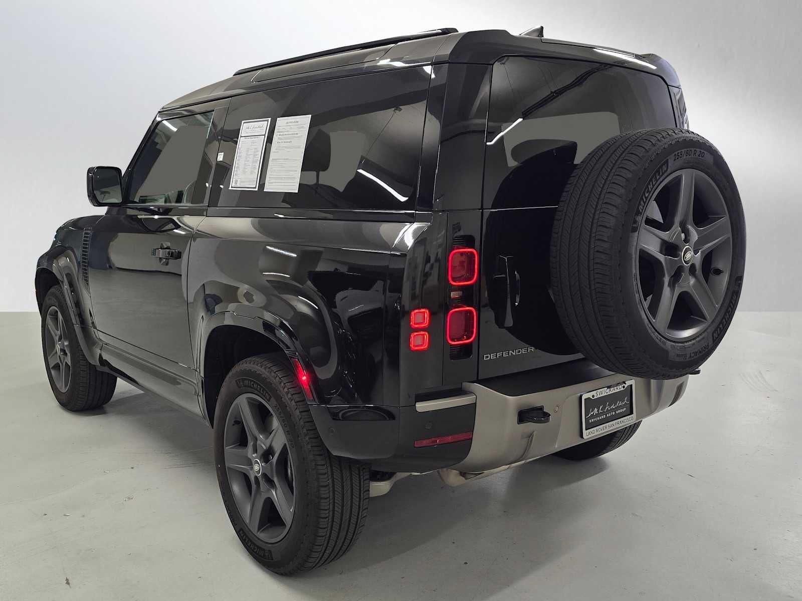 2025 Land Rover Defender X-Dynamic SE 90 P400