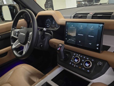 2025 Land Rover Defender X-Dynamic SE 110 P400