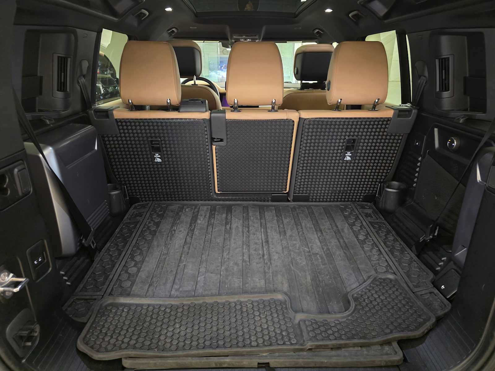 2025 Land Rover Defender X-Dynamic SE 110 P400