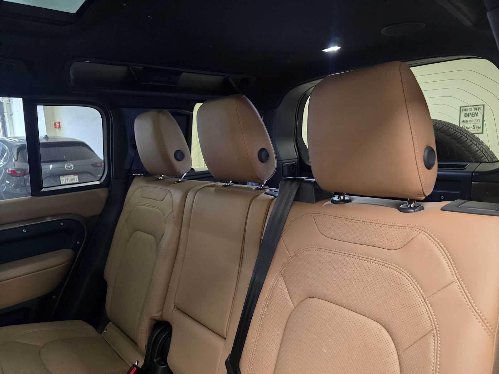 2025 Land Rover Defender X-Dynamic SE 110 P400