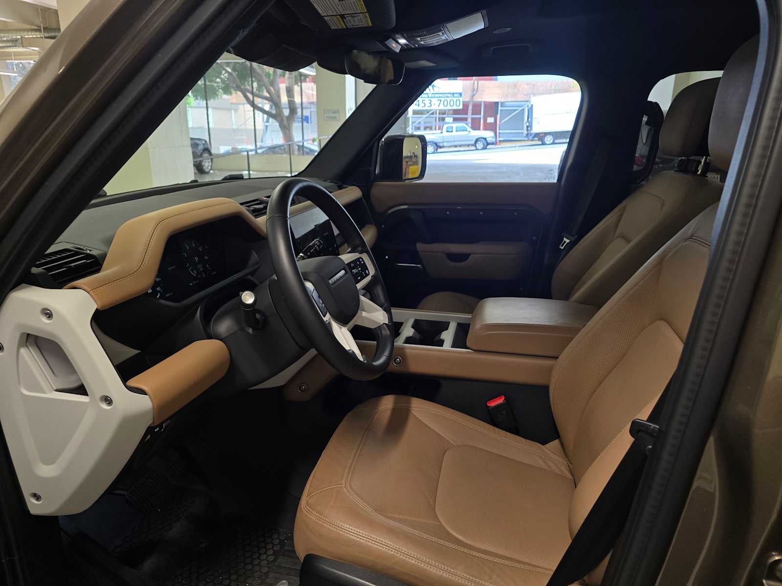 2025 Land Rover Defender X-Dynamic SE 110 P400