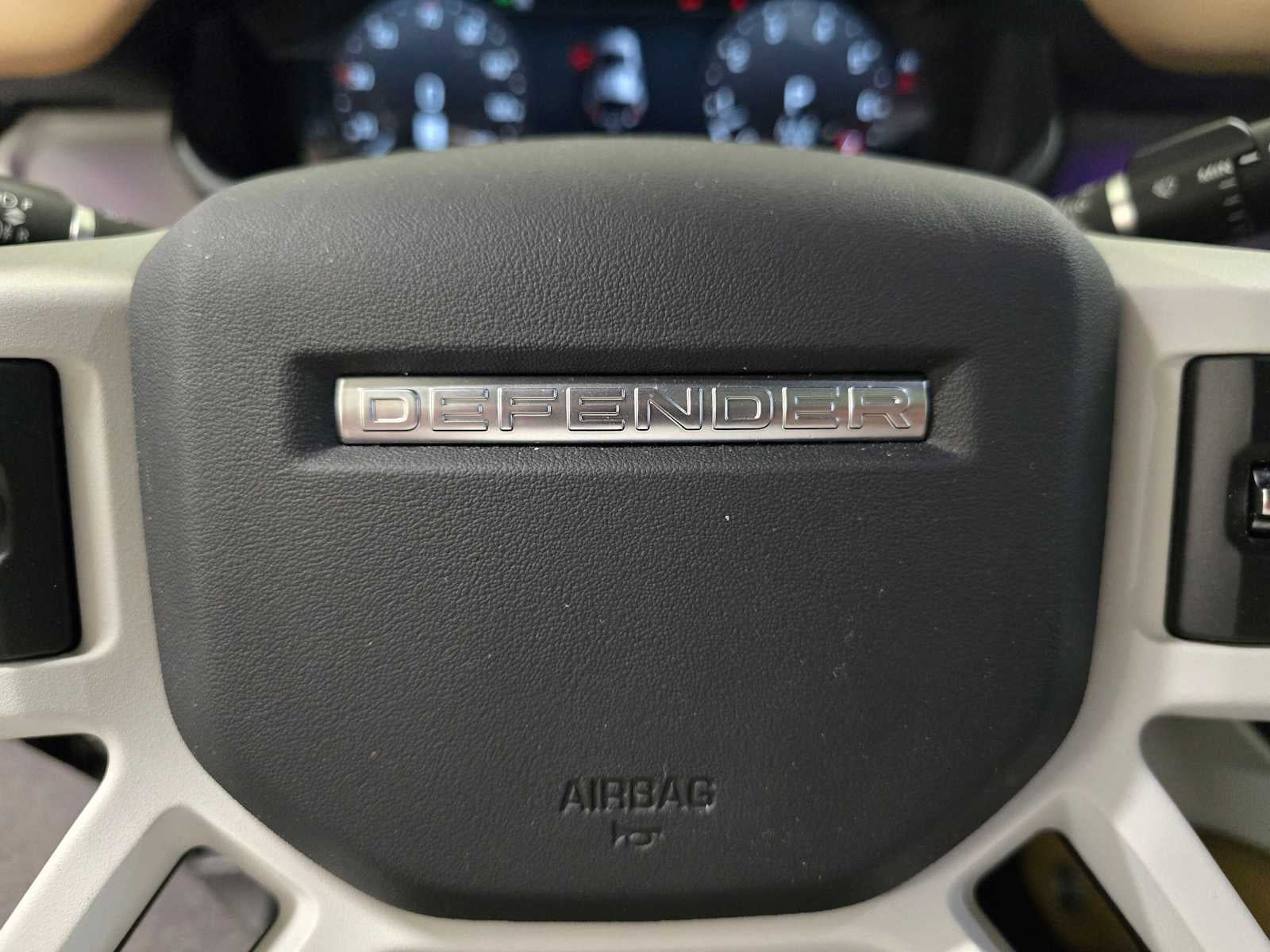 2025 Land Rover Defender X-Dynamic SE 110 P400