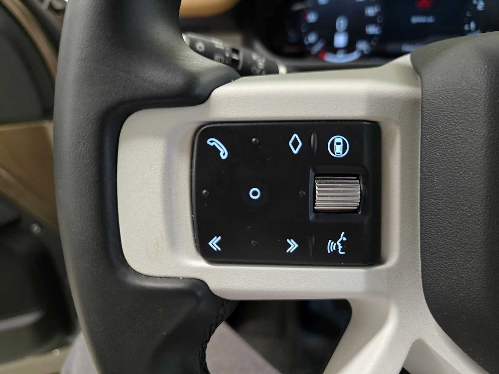 2025 Land Rover Defender X-Dynamic SE 110 P400