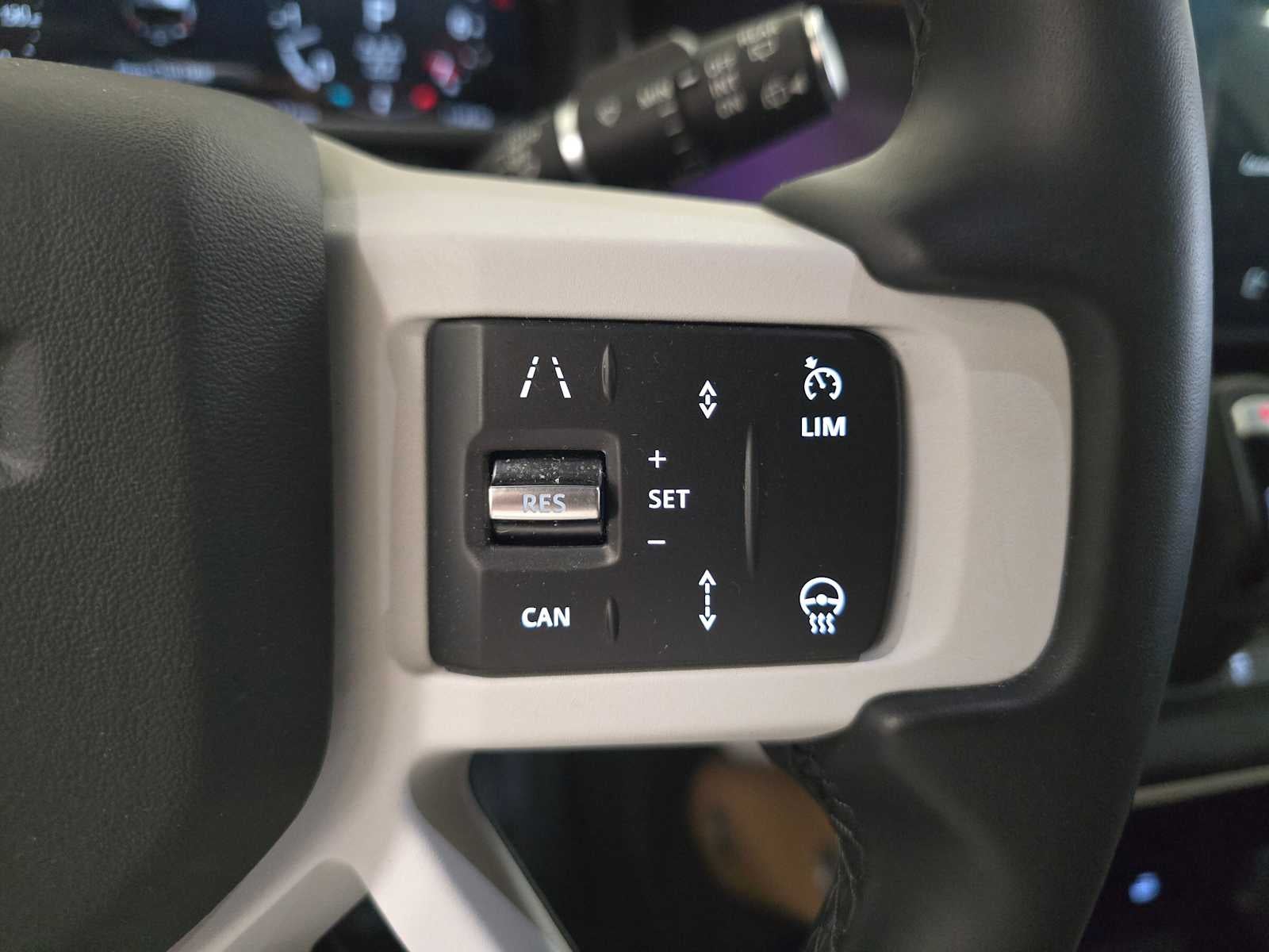 2025 Land Rover Defender X-Dynamic SE 110 P400
