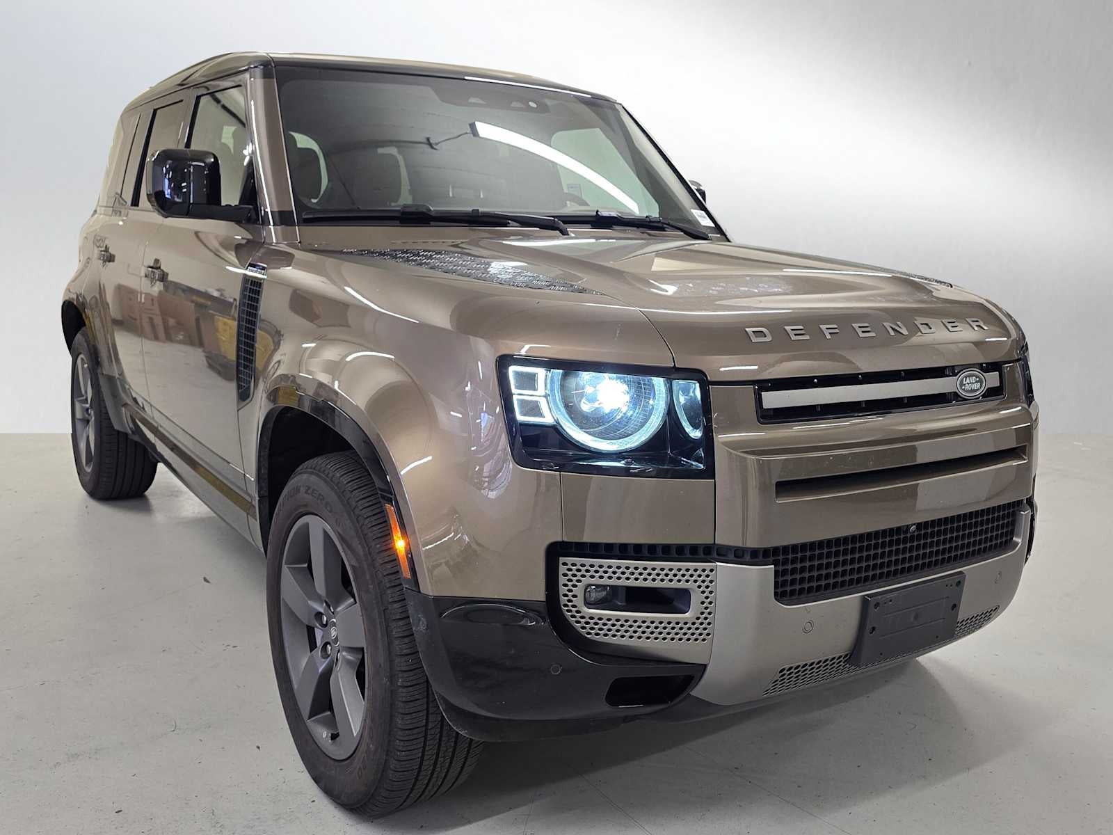 2025 Land Rover Defender X-Dynamic SE 110 P400